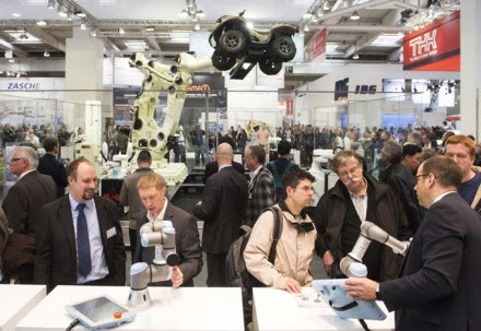 robot-khuay-dao-hoi-cho-hannover-messe-2017