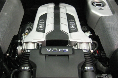 Sức mạnh động cơ V8 FSI