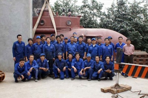 Cận cảnh tàu ngầm “made in Vietnam” vào bể thử nghiệm