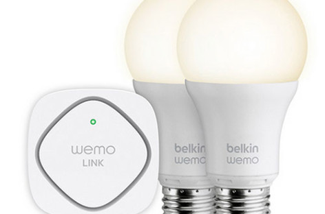 Đèn LED điều khiển bằng điện thoại, giá 129$