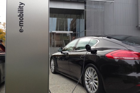 Model S – Tesla thúc đẩy dòng Plug-in Hybrid mới của Porsche