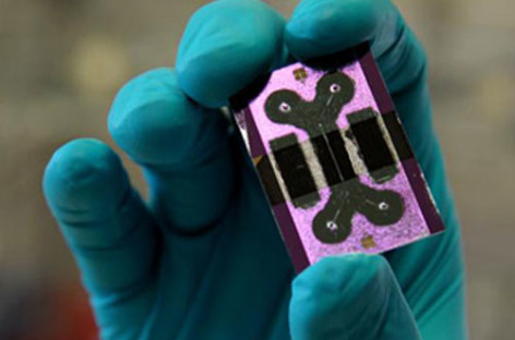 Máu điện tử cho siêu máy tính