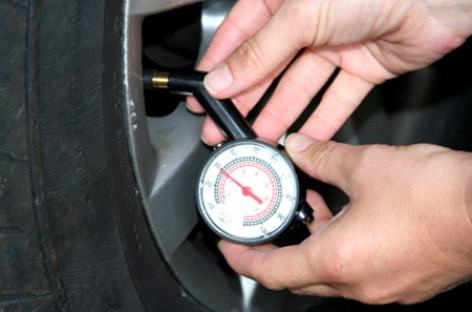Làm thế nào để tiết kiệm xăng khi đi ô tô?