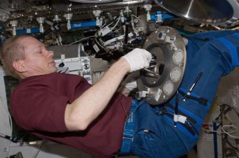 Nghiên cứu đúc hợp kim trong môi trường không trọng lực