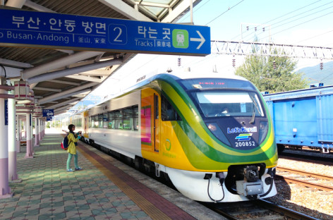 Tàu du lịch Hàn Quốc mang lại phồn vinh cho đường sắt địa phương