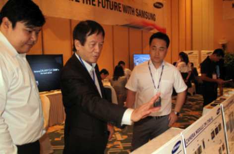 Tuyển doanh nghiệp làm ốc vít, sạc pin cho Samsung