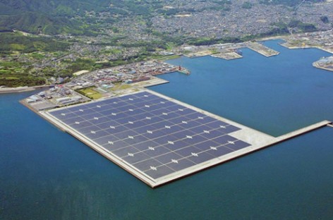 Nhà máy năng lượng mặt trời nổi lớn nhất thế giới