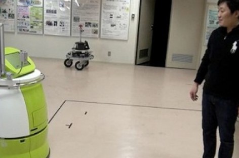 Robot tự hành thay thế xe đẩy y tế