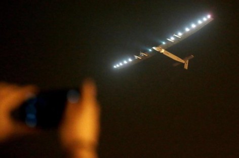 Máy bay năng lượng mặt trời vượt Thái Bình Dương