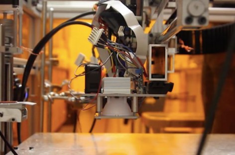 Máy in 3D in mười loại chất liệu cùng lúc