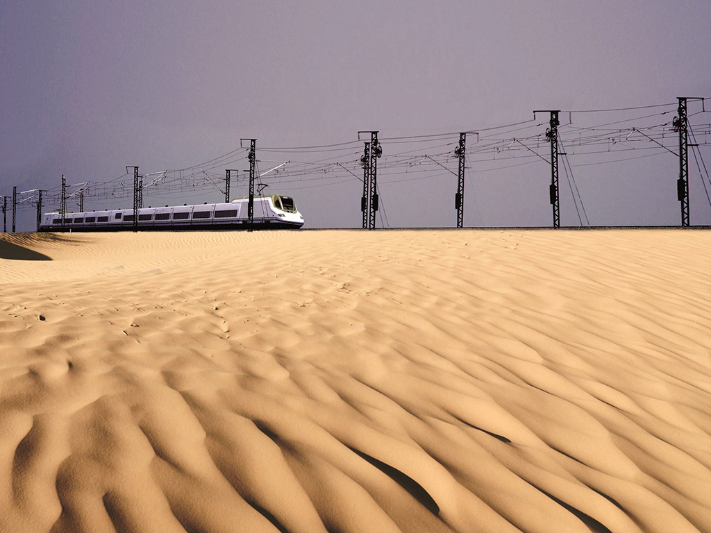 Саудовская аравия дороги. Железная дорога в Саудовской Аравии. ЖД дороги Саудовской Аравии. Саудовская Аравия дорога. Песчаные заносы.