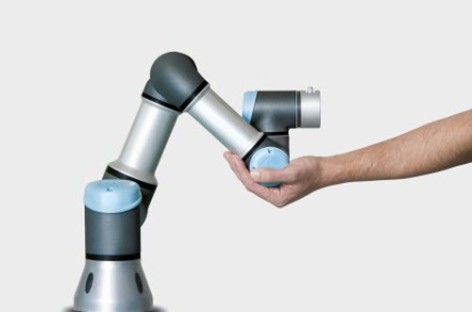 [Tiêu điểm tại Hannover Messe 2016] Năm lợi ích thiết yếu Robot mang lại cho những doanh nghiệp sản xuất vừa và nhỏ