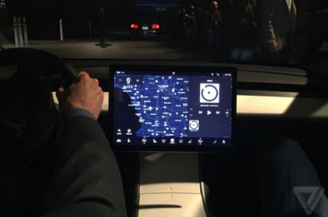 Elon Musk: Model 3 sẽ có hệ thống điều khiển giống như tàu vũ trụ tương lai