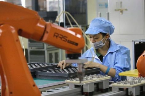 Foxconn thay thế 60.000 nhân công tại nhà máy bằng robot