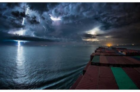 [Video] Ngắm nhìn cảnh quan trời biển từ con tàu 30 ngày trên biển qua sự kết hợp của 80.000 tấm hình
