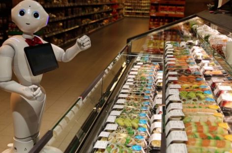 [CEBIT 2018] Robot bán hàng Paul và Pepper gây ấn tượng tại các siêu thị ở CHLB Đức