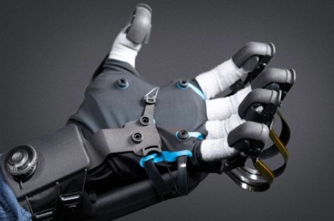 [Hannover Messe 2020] HaptX giới thiệu găng tay điều khiển robot từ xa