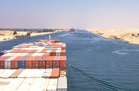 Video hải trình vượt kênh đào Suez