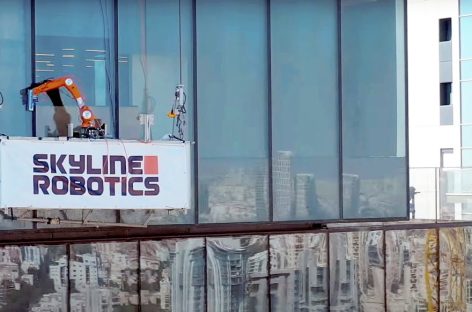 Robot vệ sinh cửa sổ cho các tòa nhà cao tầng đầu tiên trên thế giới