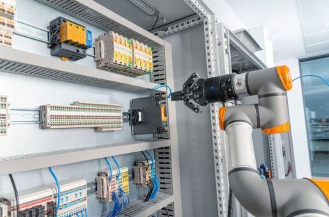 [Video] Khi robot công nghiệp tham gia vào công nghệ kết nối điện