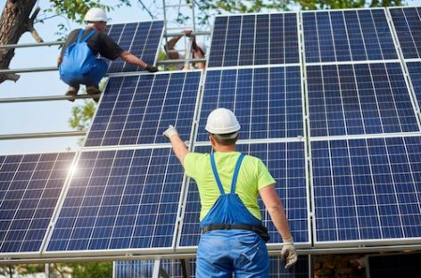 Sự bùng nổ của ngành năng lượng mặt trời giúp tạo ra việc làm mới: châu Âu dự kiến ​​sẽ có một triệu công nhân năng lượng mặt trời vào năm 2025