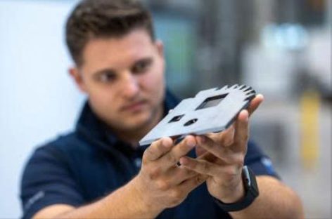 [Video] Máy cắt laser cho quy mô sản xuất số lượng nhỏ