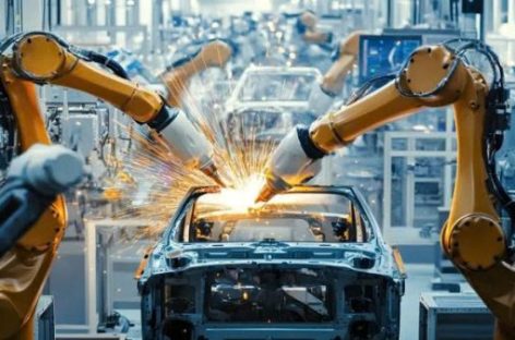 Một nghiên cứu mới cho thấy ngành sản xuất ô tô dẫn đầu trong việc áp dụng công nghệ trí tuệ nhân tạo tại Anh