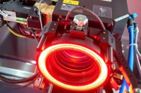 Ứng dụng laser giúp pin của xe điện an toàn hơn và bảo vệ xe chống rỉ sét