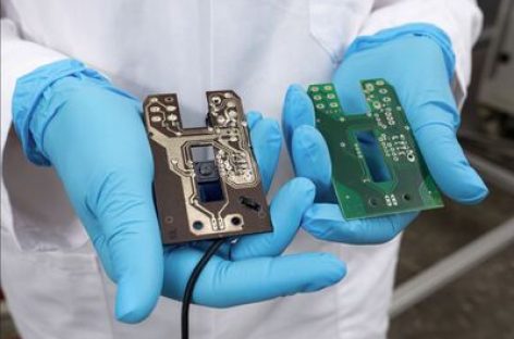 Biến gỗ thành bản mạch in có khả năng phân hủy sinh học