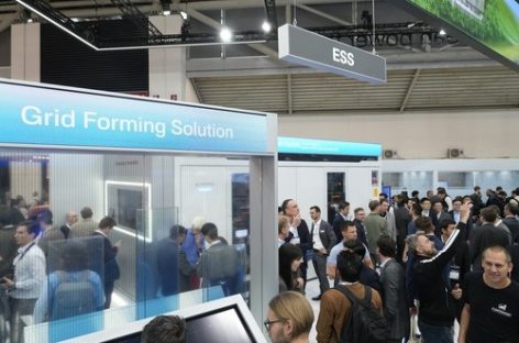 Các mô hình kinh doanh dịch vụ hệ thống dành cho các nhà máy hybrid năng lượng mặt trời và hệ thống pin lưu trữ