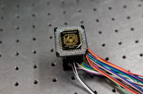 Bóng bán dẫn mới giúp nâng cao khả năng cảm biến trong môi trường chất lỏng