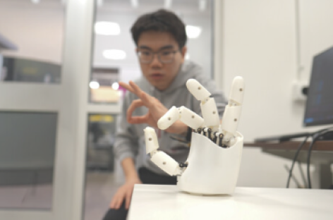 [Video] Vòng đeo tay siêu âm: bước đột phá trong điều khiển robot chính xác