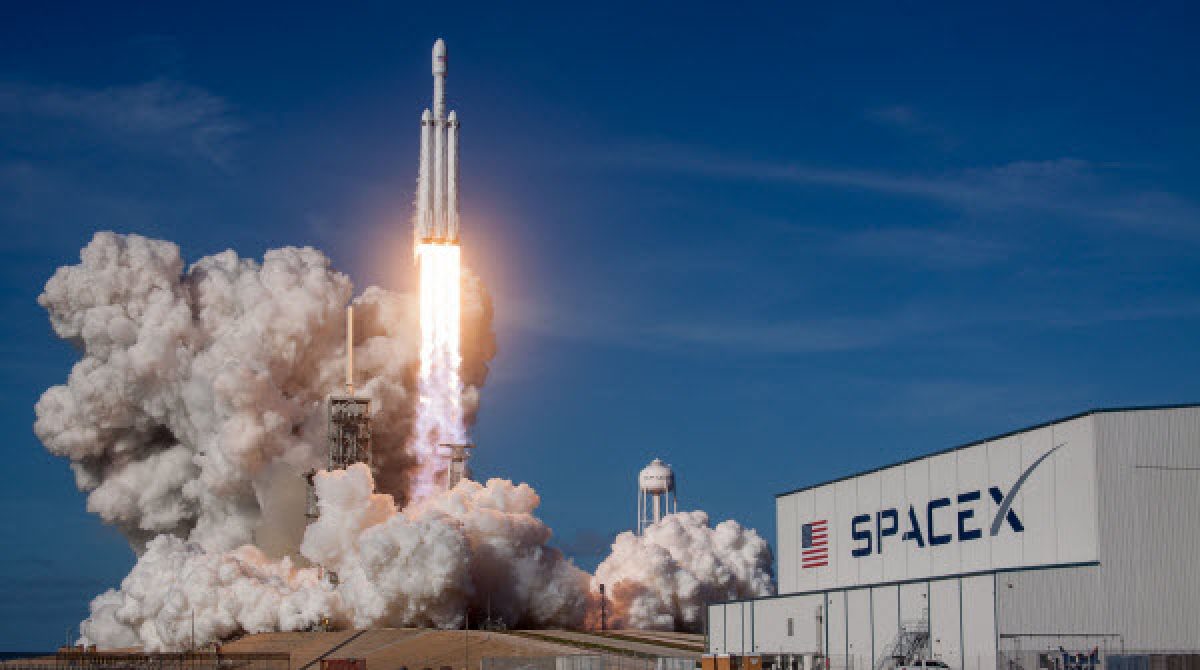 SpaceX chính thức lên sàn chứng khoán với đợt IPO lớn nhất lịch sử