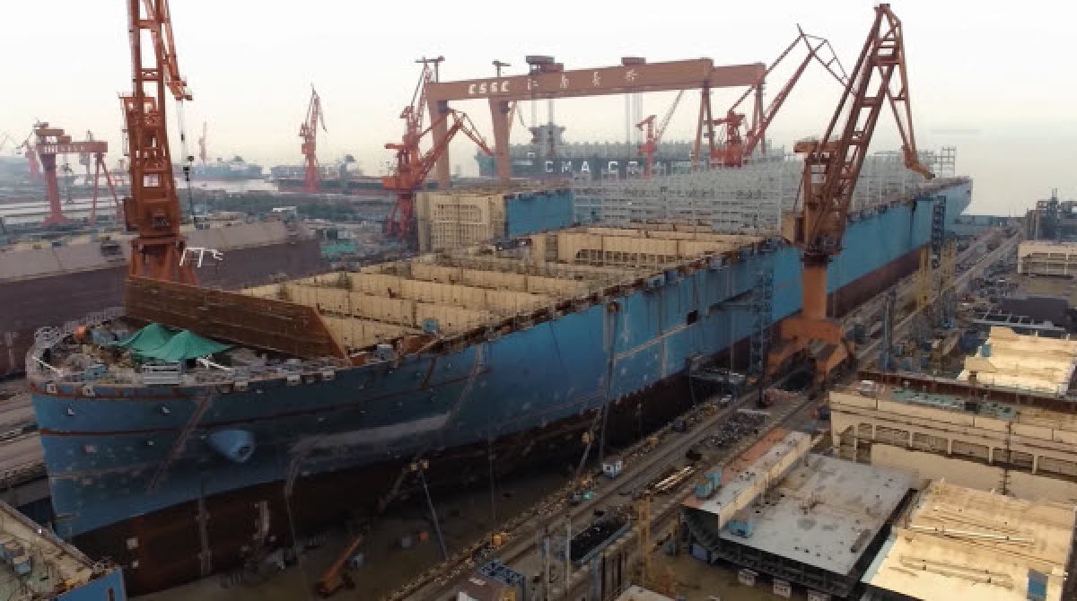 Quy trình đóng những con tàu container khổng lồ