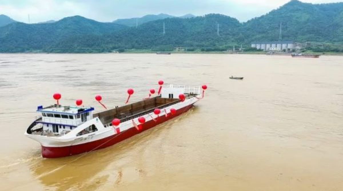 Tàu chở hàng chạy bằng nhiên liệu hydro lớn nhất Trung Quốc đã được hạ thủy