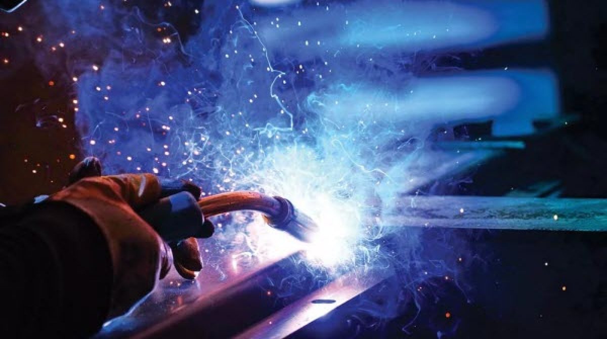 Khoảng cách từ đầu tiếp điện đến vật hàn – thông số nhỏ ảnh hưởng đến chất lượng
